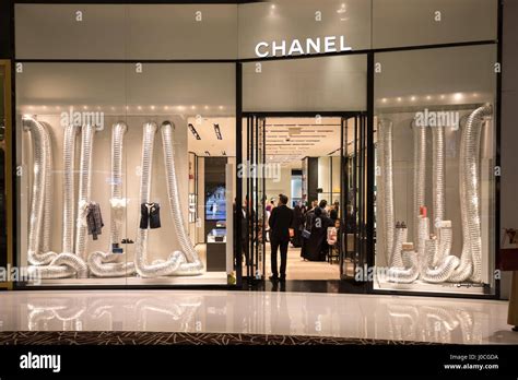 chanel store dubai mall.